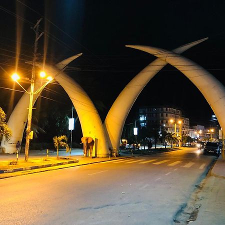 Queens Luxury Studio Mombasa Exterior photo
